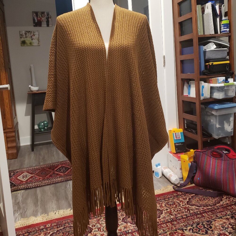 NWT Steve Madden Knit Cape. One Size. Cocoa Brown